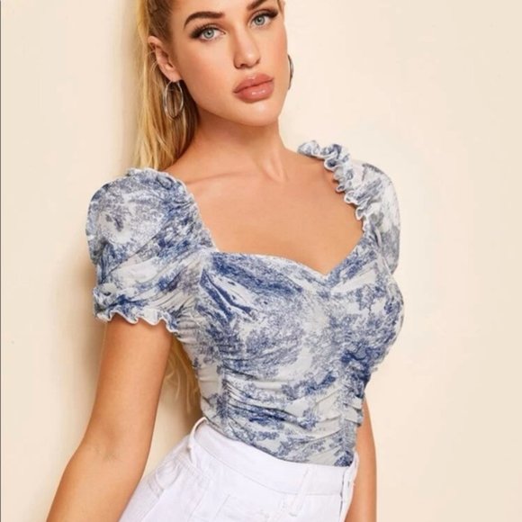 Tops - NWOT Blue and White landscape print milkmaid top